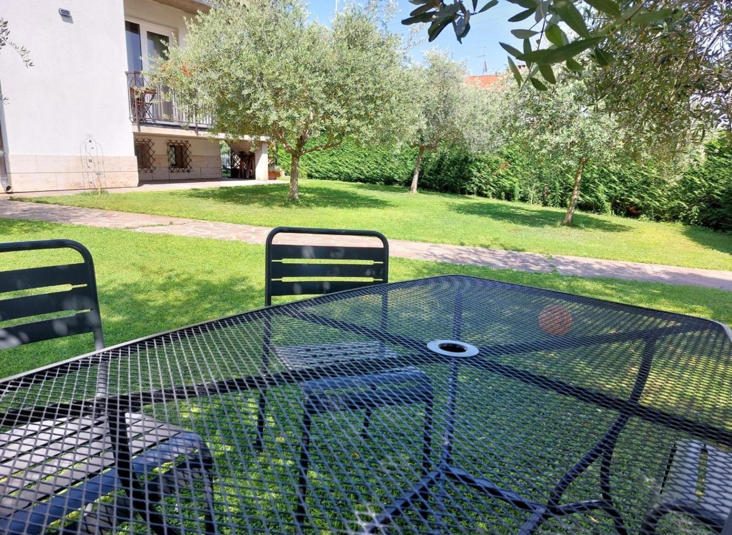 Villa Dolcitalia Tra Gardaland E Le Terme Di Cola Lazise Exterior foto
